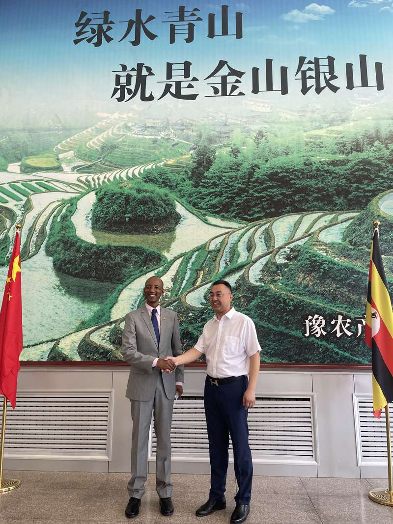 烏干達共和國駐華大使館公使 蒞臨農(nóng)達生化考察(圖2) 烏干達共和國駐華大使館公使 蒞臨農(nóng)達生化考察(圖2)